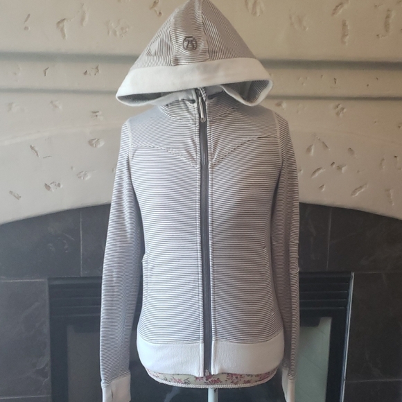 lululemon athletica Jackets & Blazers - Lululemon Jacket with hoodie